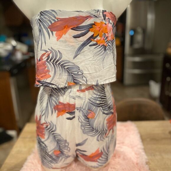 Woman’s romper  - Picture 1 of 3